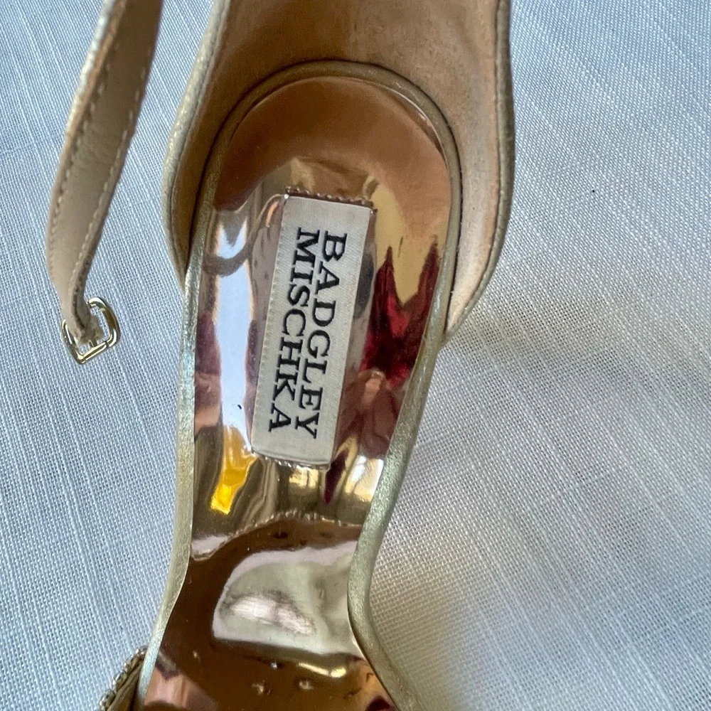 Badgley Mischka Glittering Gold Heels SIZE 7 Brand New - Picture 6 of 9